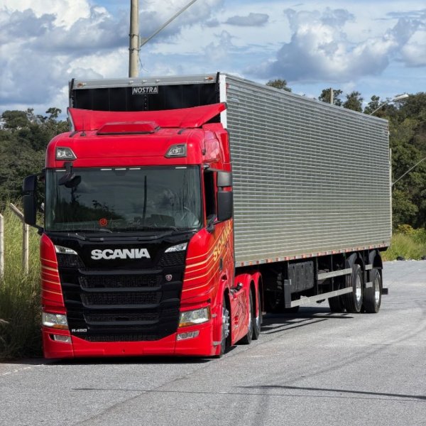 SCANIA R 450 VERMELHO